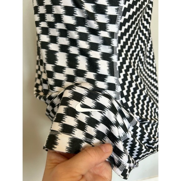 Nike Dri-Fit Checkered Tank Size Medium - Picture 3 of 5